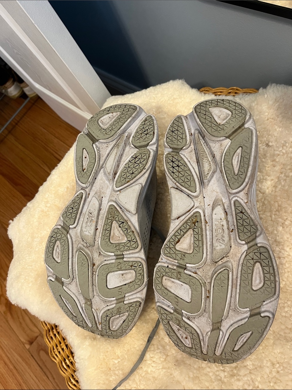 Hoka Bondi 8 running shoe gray and coral - Picture 5 of 5